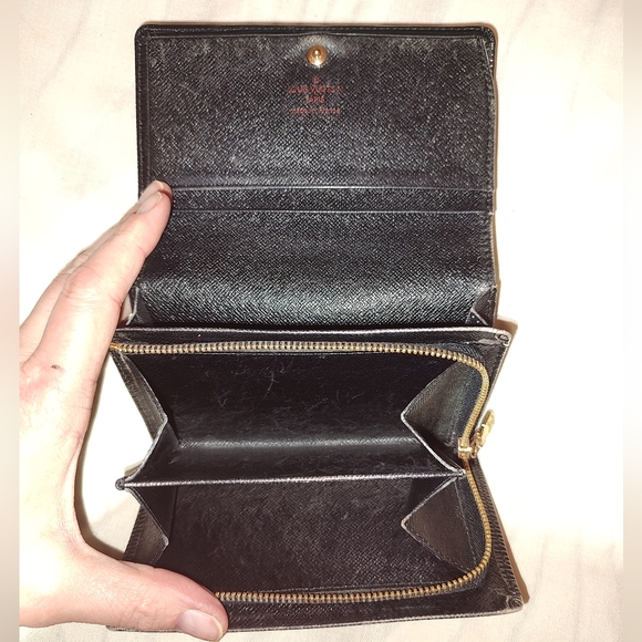 Louis Vuitton GUC+ Epi Porte-Monnaie Billets Tresor Wallet Black (W168) - Picture 10 of 13